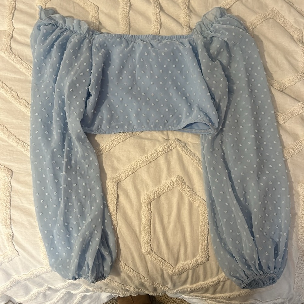 Nice top - Picture 2 of 2